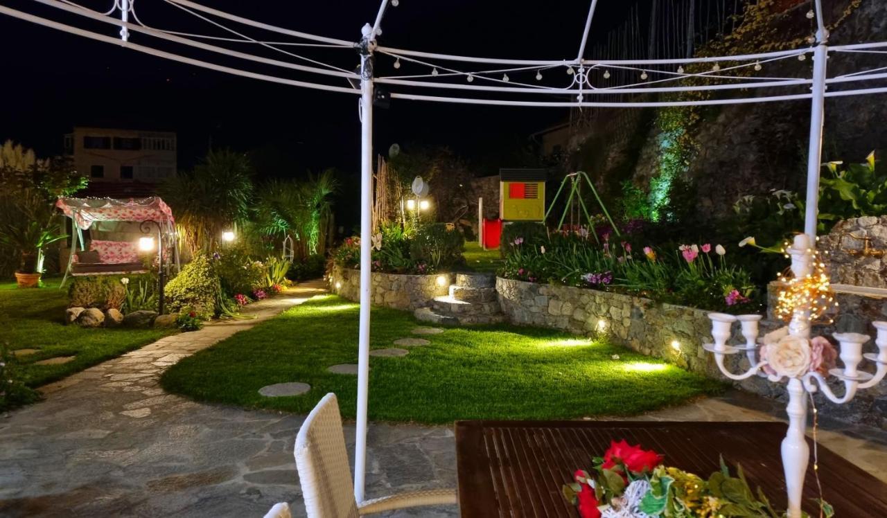 Casa Vacanze Family Albisola Superiore Exterior photo
